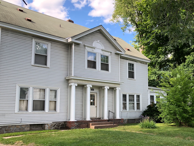 Photo of 240 W Fulton St property