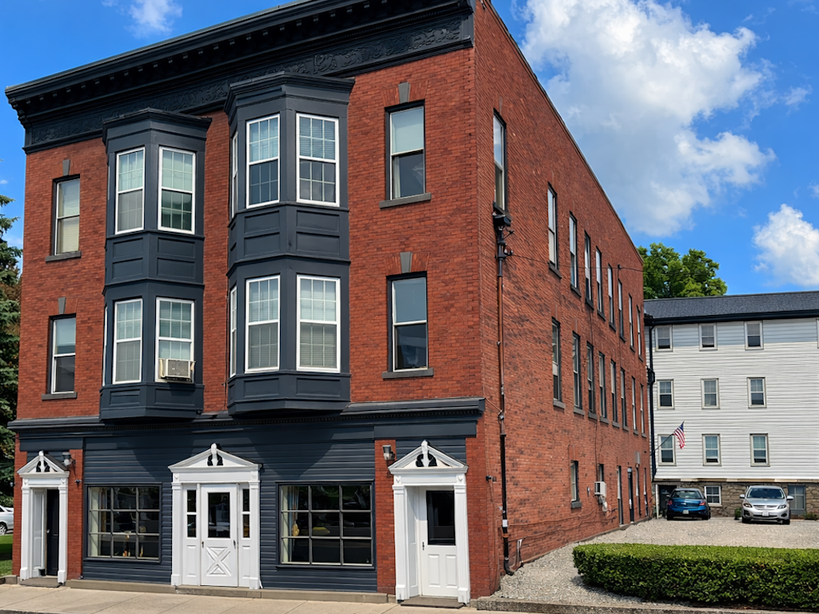 Photo of 110 N Main St property